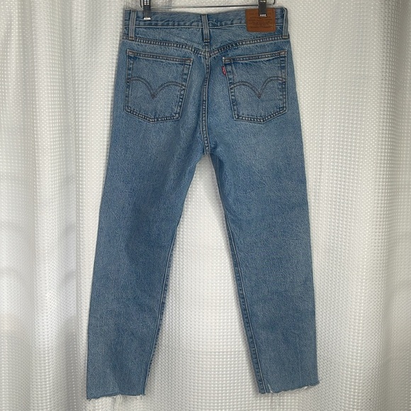 Levis Straight Leg Wedgie Jeans Raw Hem Button Fly Sz 28 - Picture 9 of 12